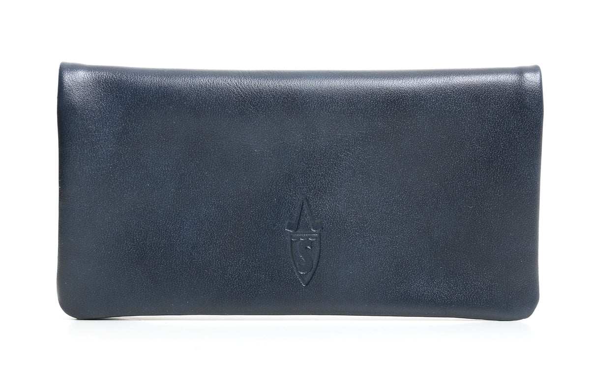 TOBACCO POUCH AND BLUE PAPERS