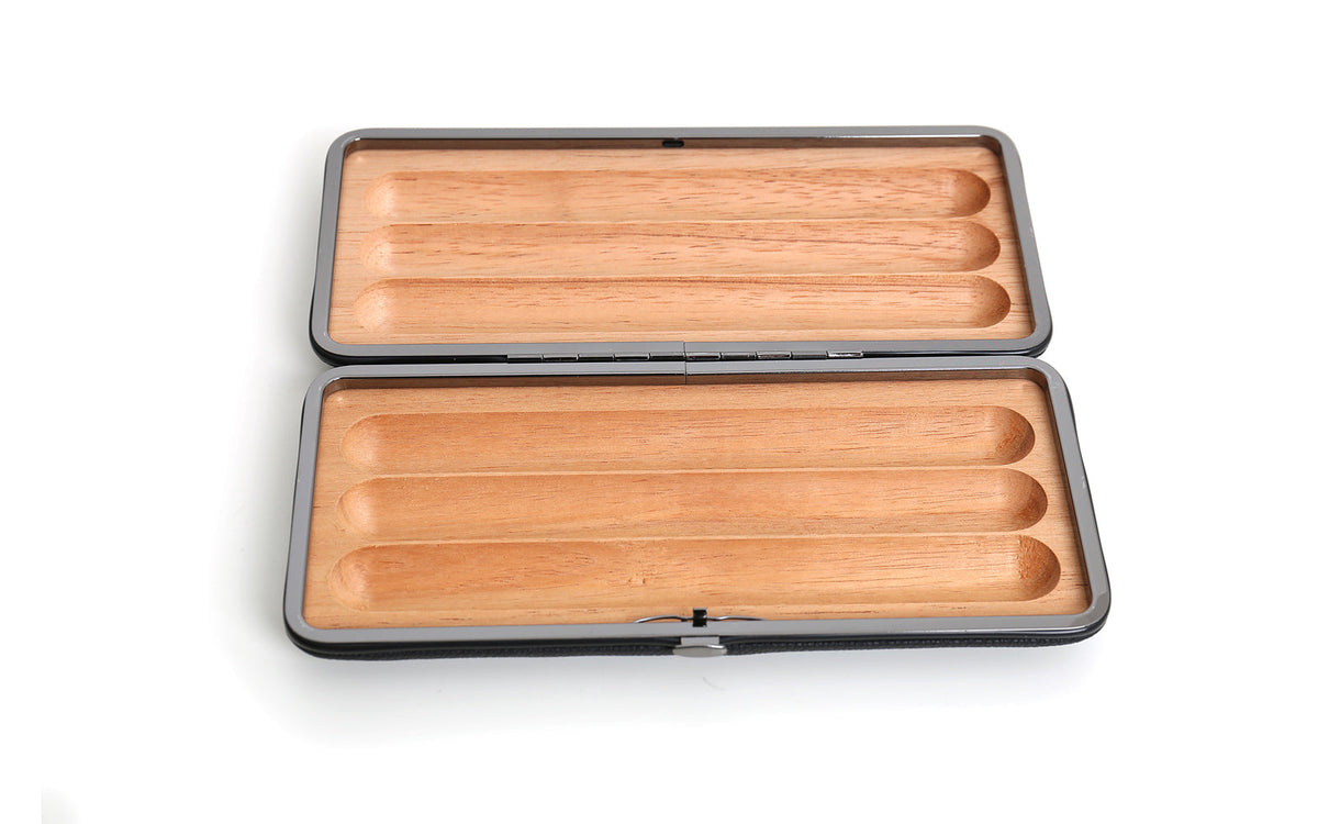 3 PLACE BLACK LEATHER CIGAR BOX